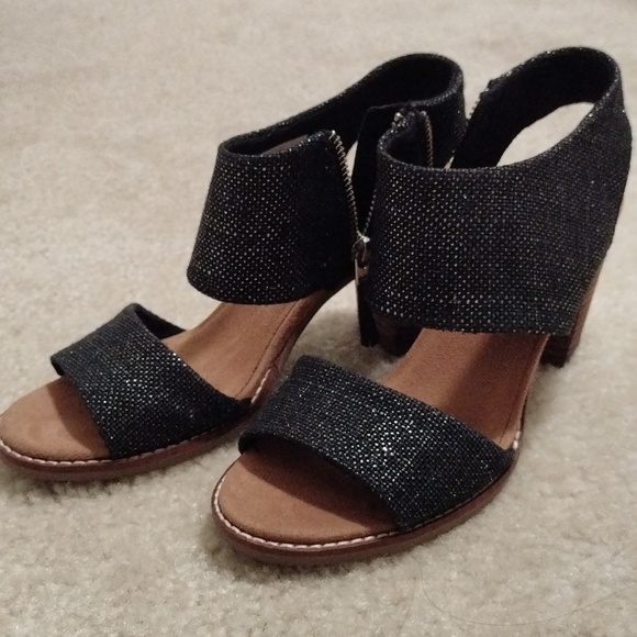 Toms Majorca Cut Out Heels in Black - Picture 2 of 7